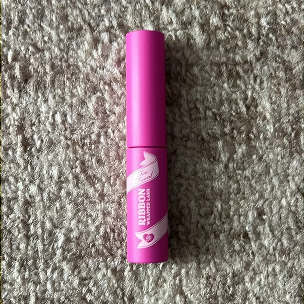 🦋NWT - TOO FACED Ribbon Wrapped Lash Extreme Length Tubing Mascara Travel Size